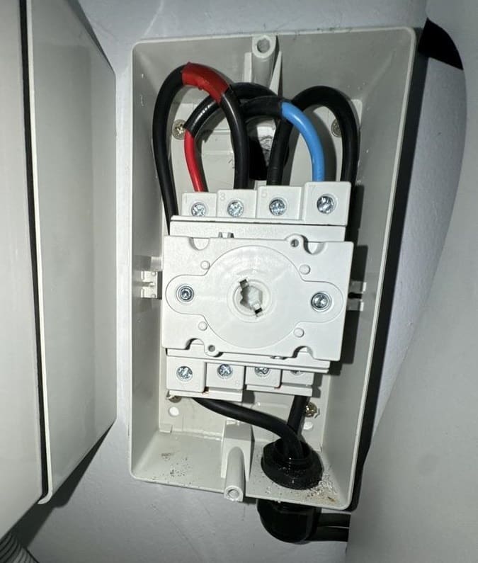 The wiring for a disconnection point for a solar panel system.